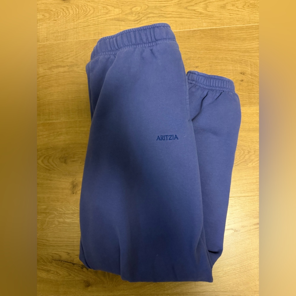 Aritzia Sweatpants Cozy Fleece - Picture 2 of 5